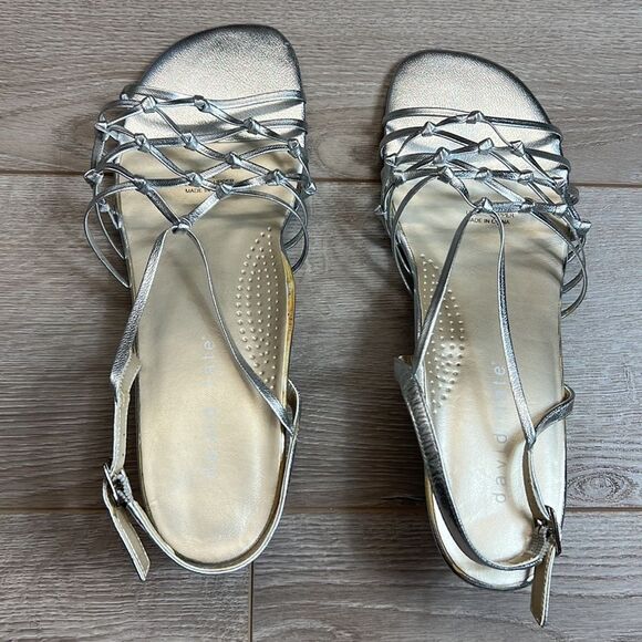 NIB David Tate Silver Kidskin Metallic Sandals Size 9W - Picture 6 of 10